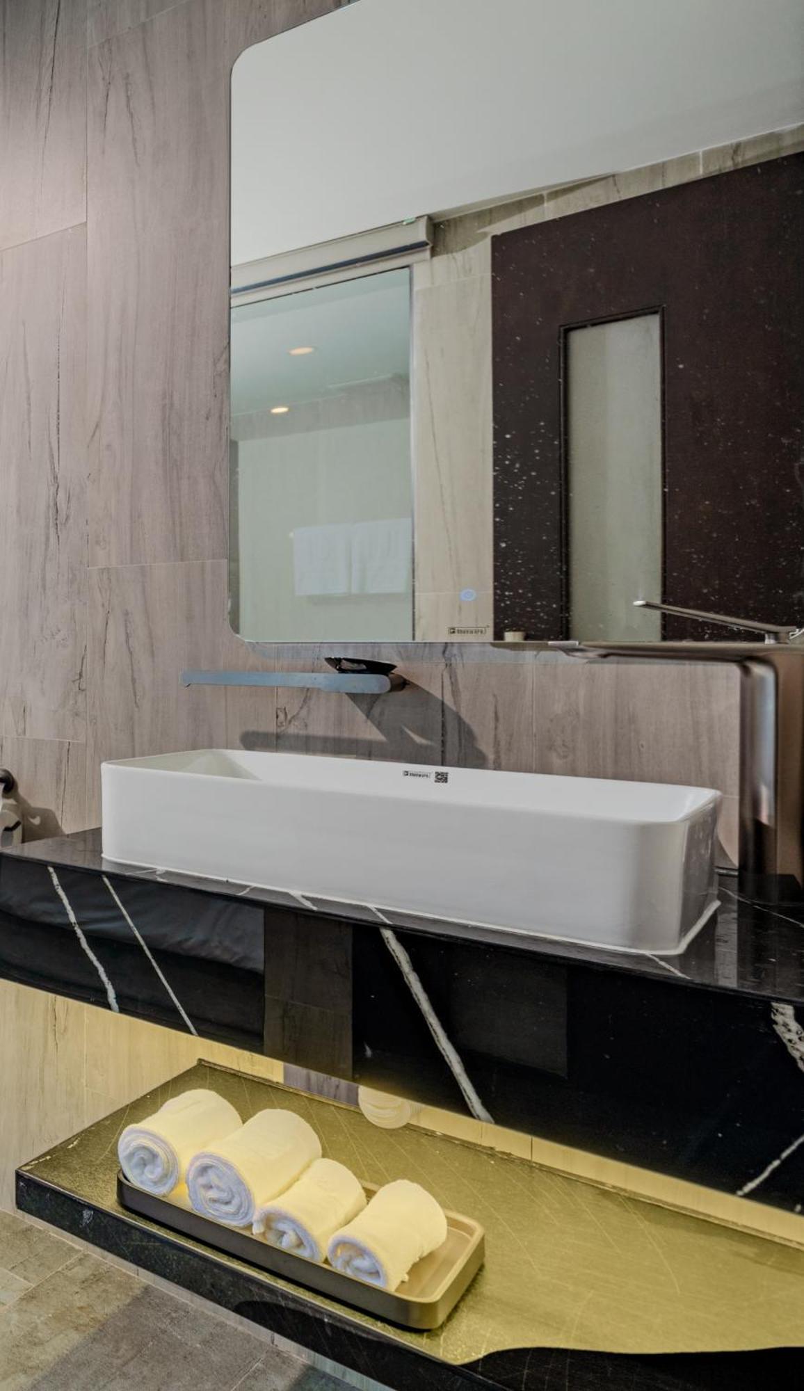 Mercy Emerald Hotel Da Nang Luaran gambar